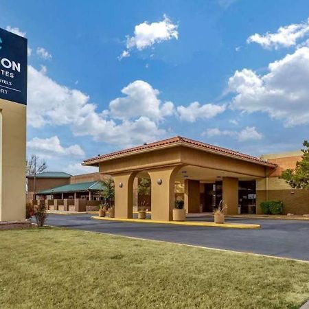 Clarion Inn & Suites, 로스웰 외부 사진