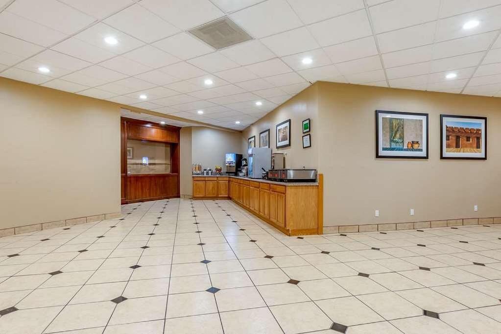 Clarion Inn & Suites, 로스웰 외부 사진