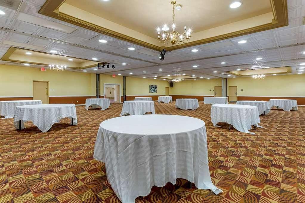 Clarion Inn & Suites, 로스웰 외부 사진