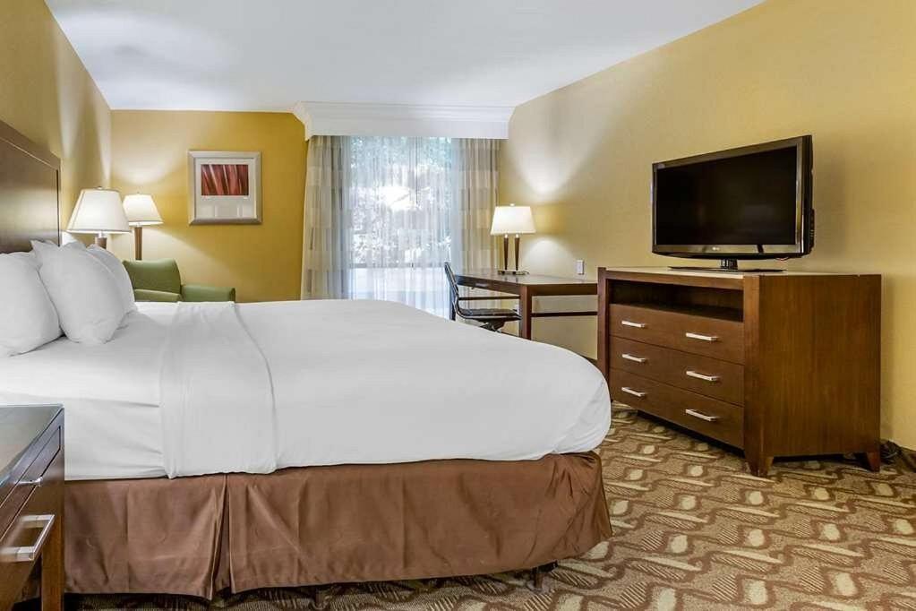 Clarion Inn & Suites, 로스웰 외부 사진