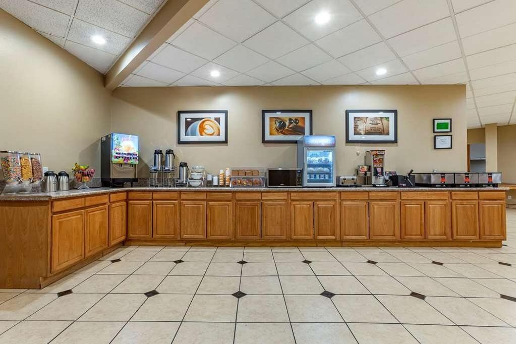 Clarion Inn & Suites, 로스웰 외부 사진