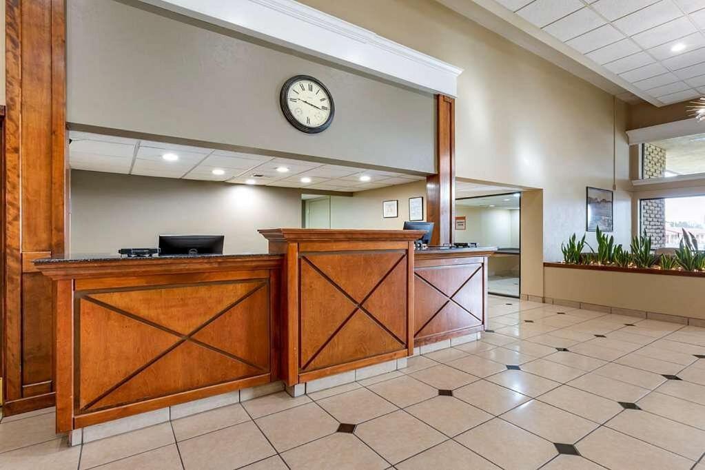 Clarion Inn & Suites, 로스웰 외부 사진