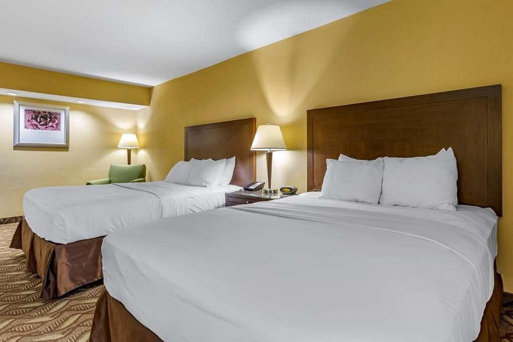 Clarion Inn & Suites, 로스웰 외부 사진