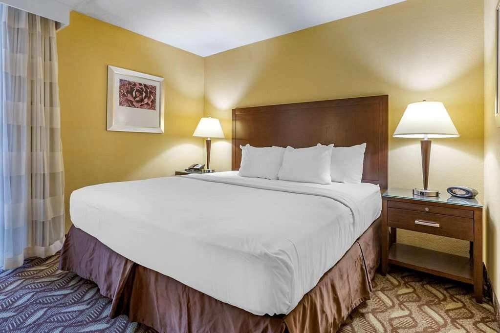 Clarion Inn & Suites, 로스웰 외부 사진