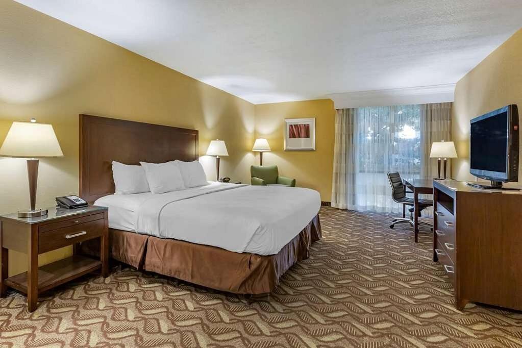 Clarion Inn & Suites, 로스웰 외부 사진