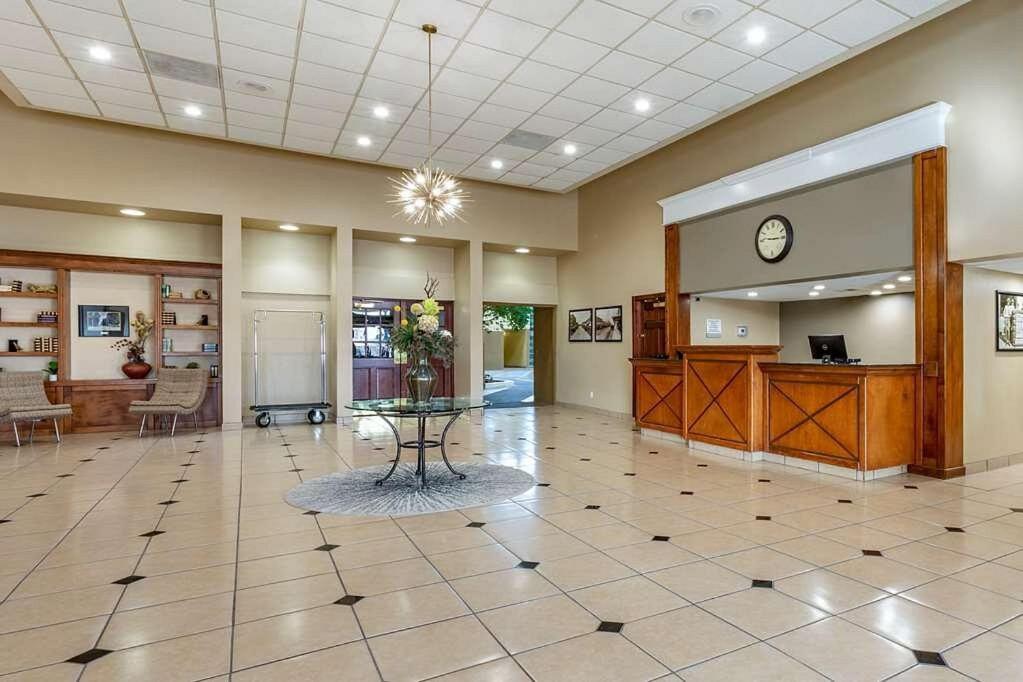 Clarion Inn & Suites, 로스웰 외부 사진
