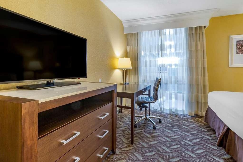 Clarion Inn & Suites, 로스웰 외부 사진
