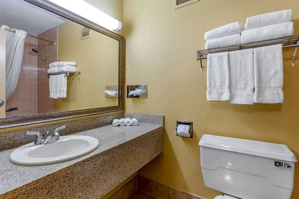 Clarion Inn & Suites, 로스웰 외부 사진