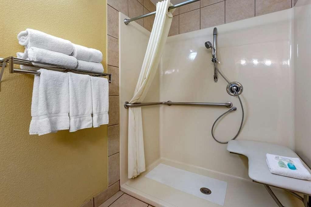Clarion Inn & Suites, 로스웰 외부 사진